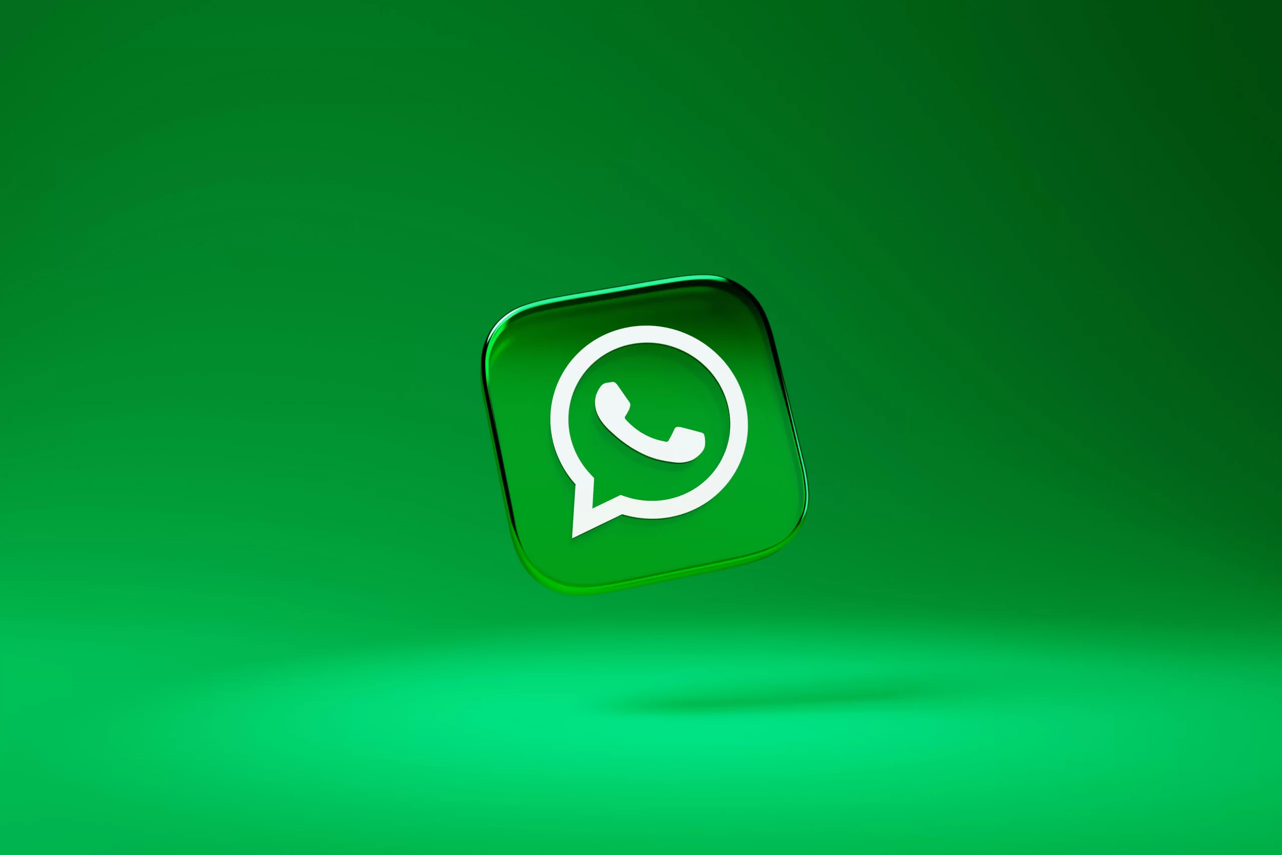 如何将 WhatsApp 添加到桌面？？